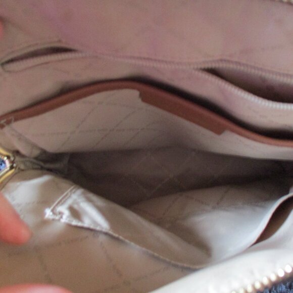 02 Michael Kors MK Signature Center Stripe Tan/Umber Cindy Backpack #38S0CIJB7V - Picture 4 of 7